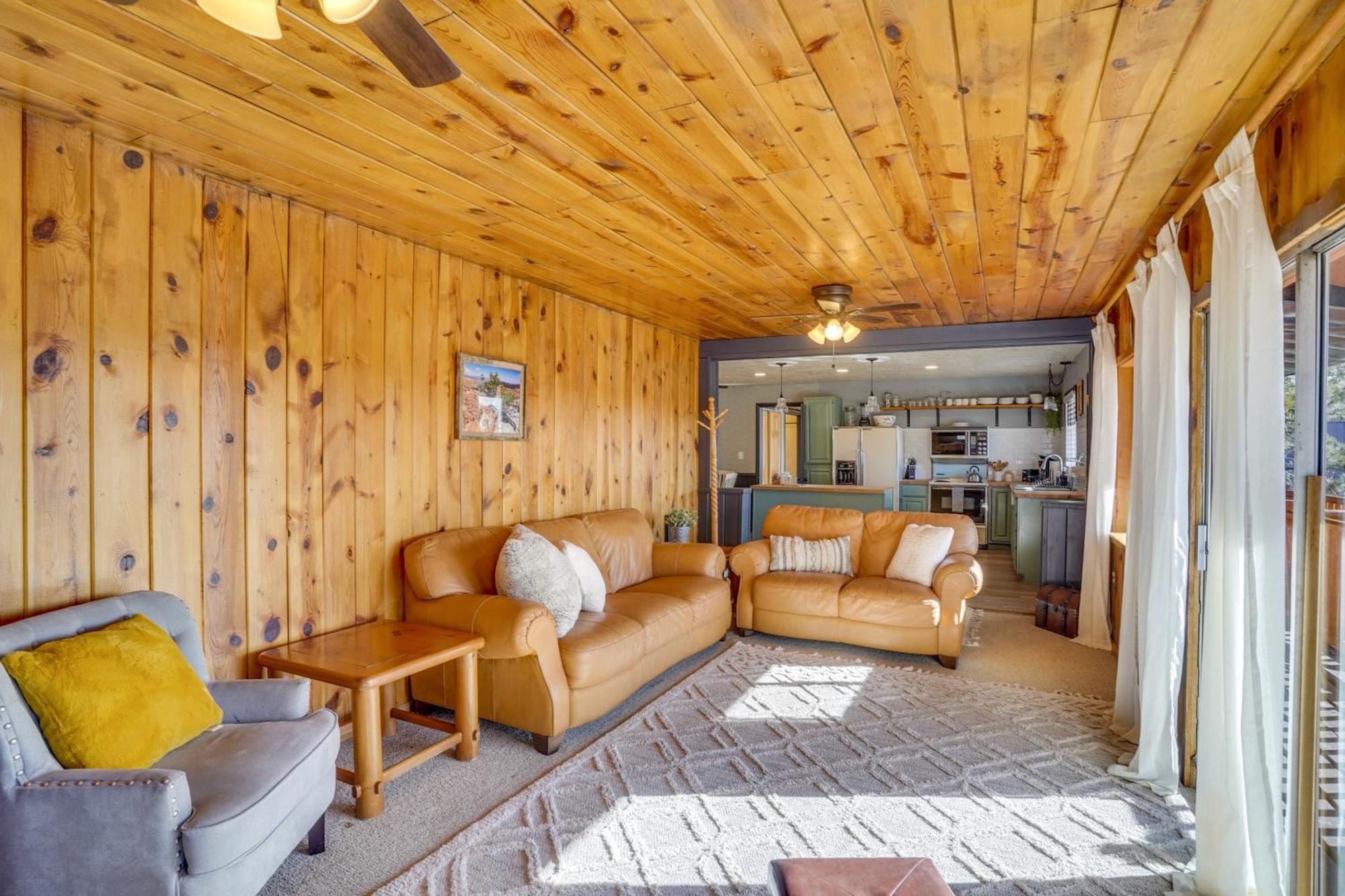 Pet-Friendly Duck Creek Village Retreat With Deck! Exterior foto